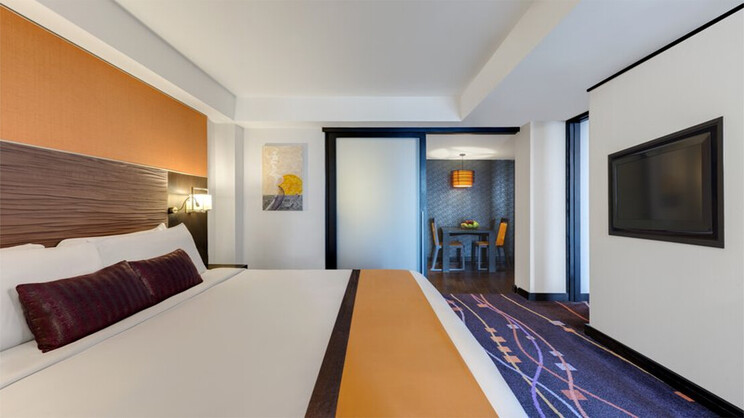 Radisson Suites Bangkok Sukhumvit