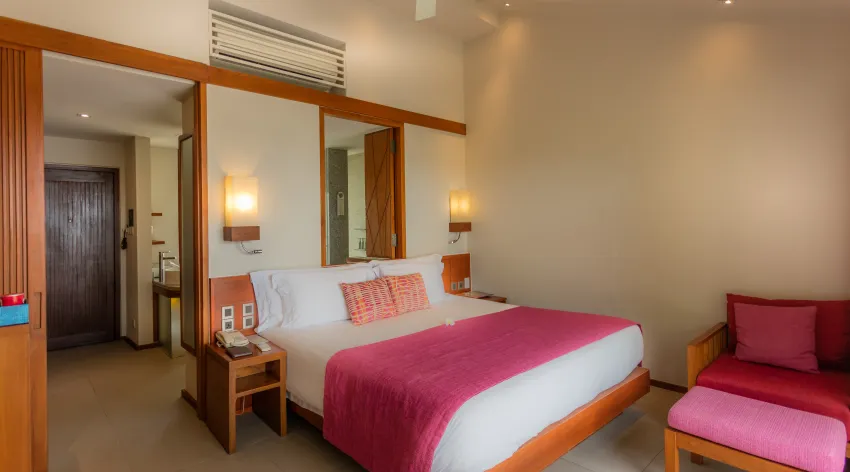 Lagoon View Beach Villa with Swirl Pool