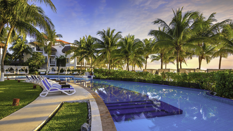 Desire Pearl Riviera Maya Resort