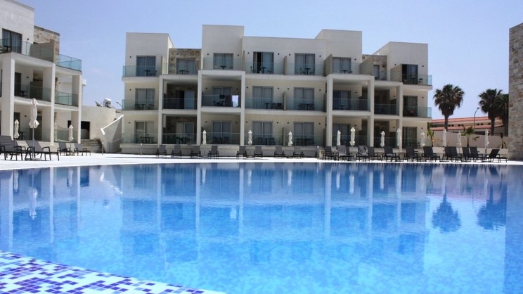 Amphora Hotel and Suites