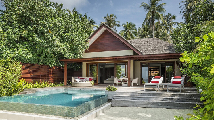 Family Beach Suite with Pool
