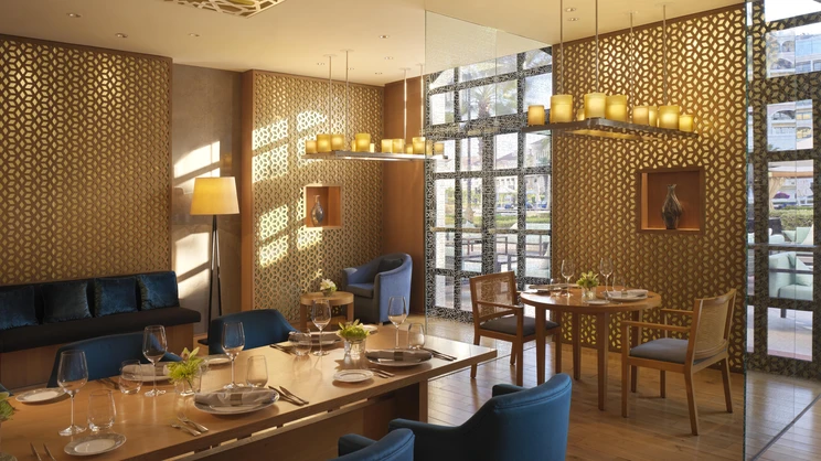 The Ritz-Carlton Abu Dhabi, Grand Canal
