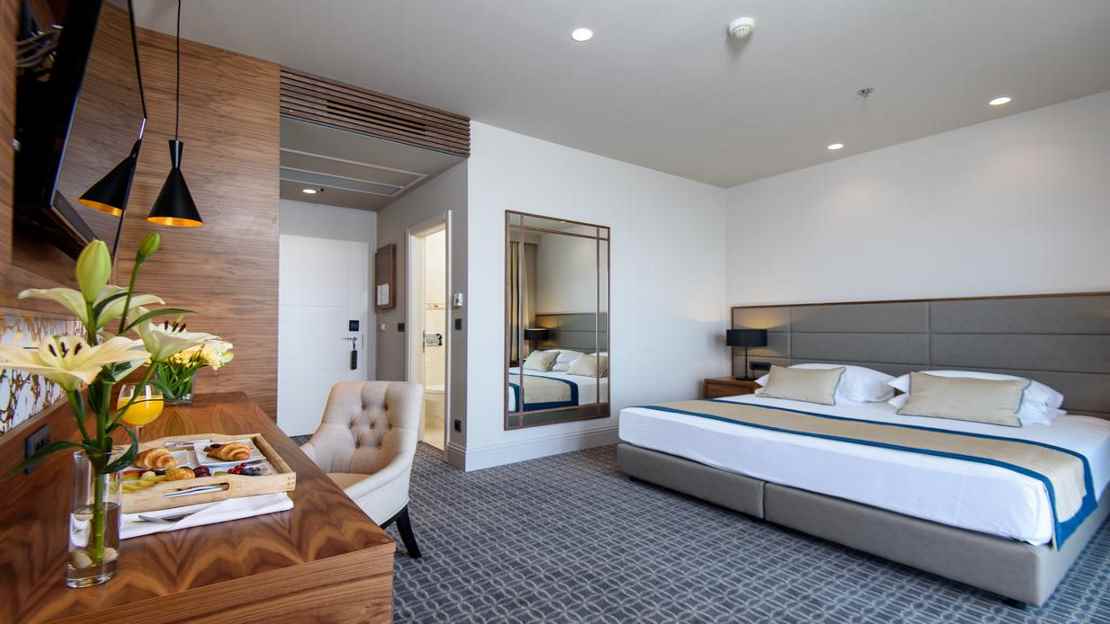  Romantic Sea View Room