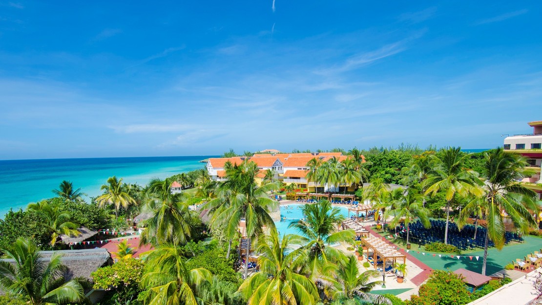 Breezes Bella Costa Hotel