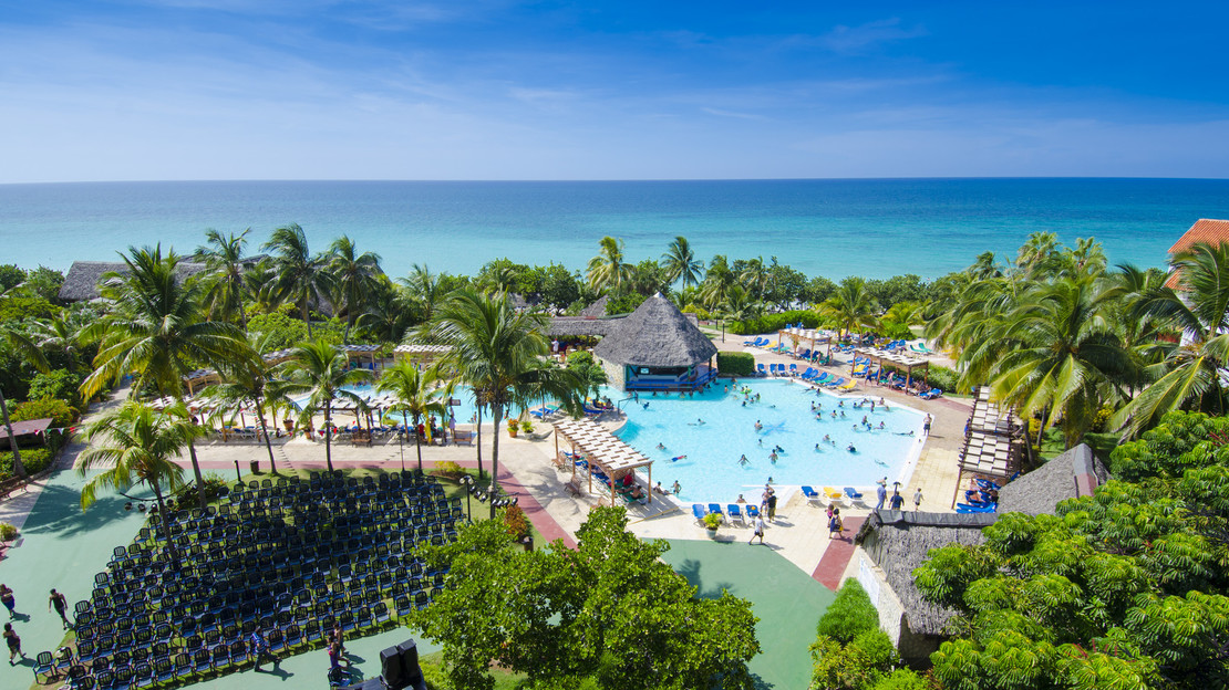 Breezes Bella Costa Hotel