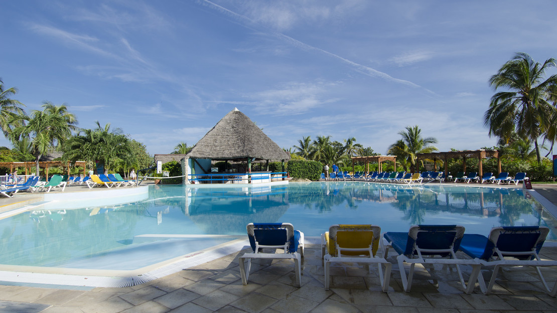 Breezes Bella Costa Hotel