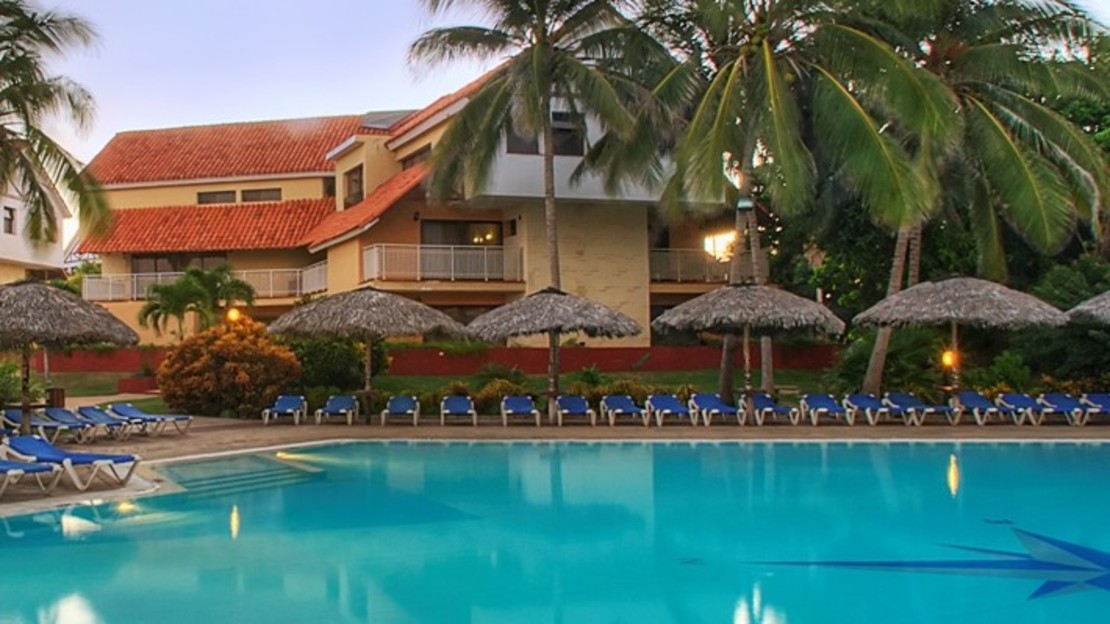 Breezes Bella Costa Hotel