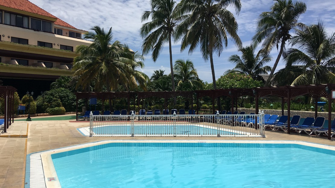 Breezes Bella Costa Hotel