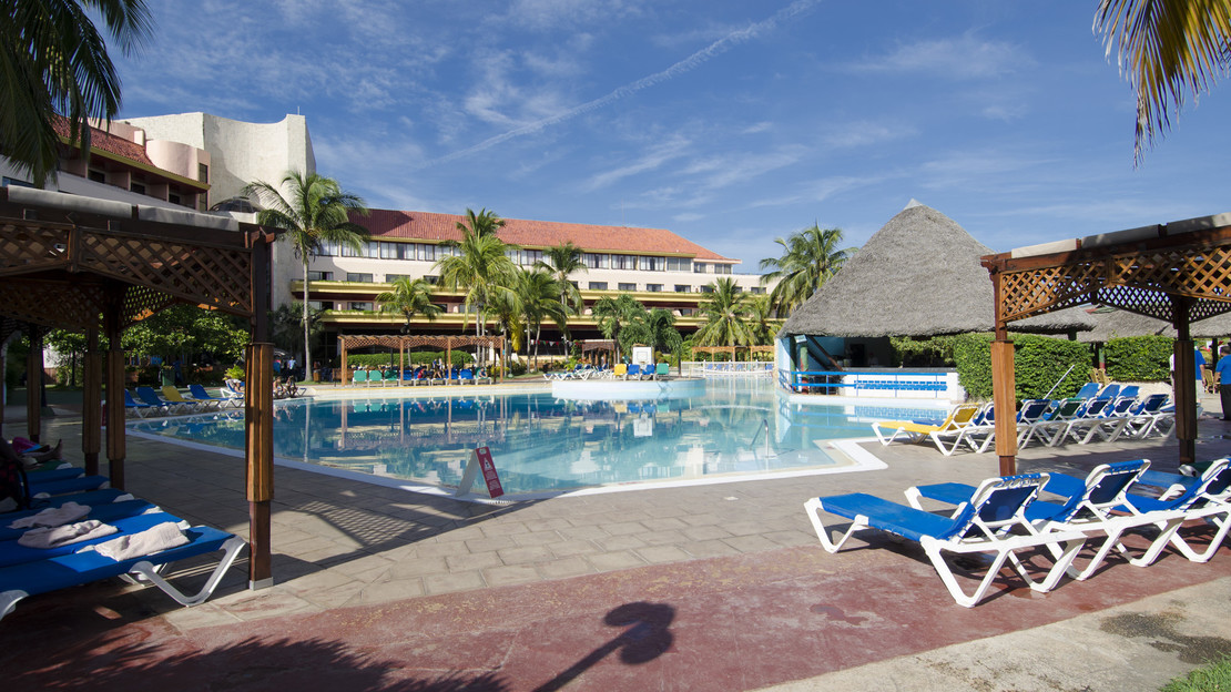 Breezes Bella Costa Hotel