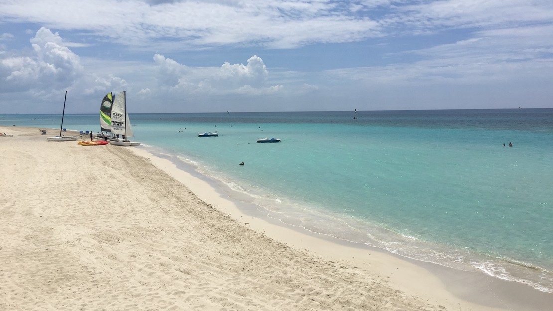 Breezes Bella Costa Hotel