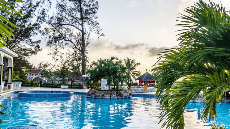 Jewel Paradise Cove Adult Beach Resort & Spa