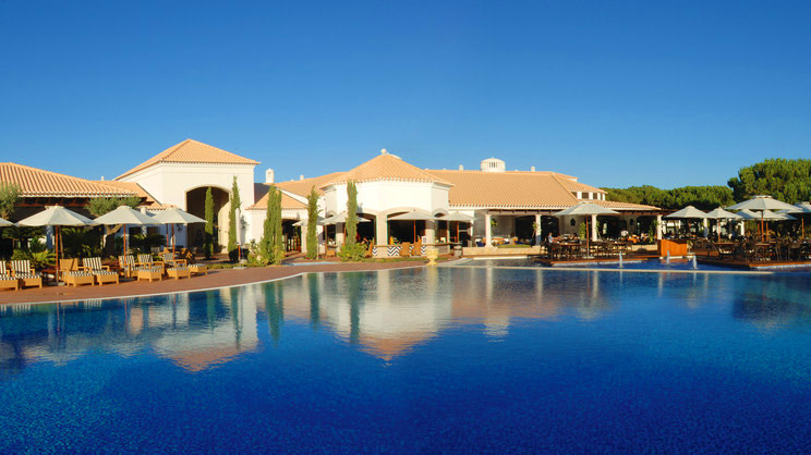 Pine Cliffs Residence