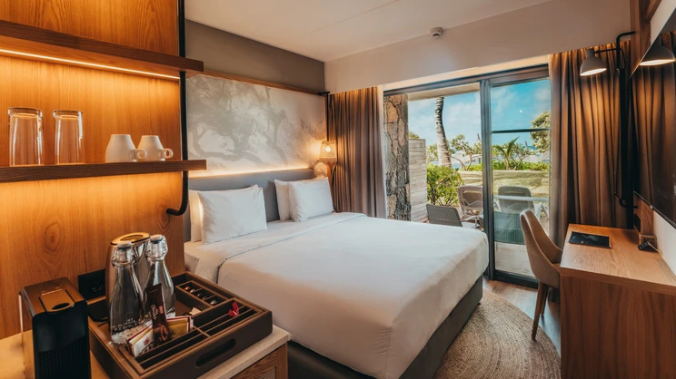  Superior Beachfront  Access Rooms