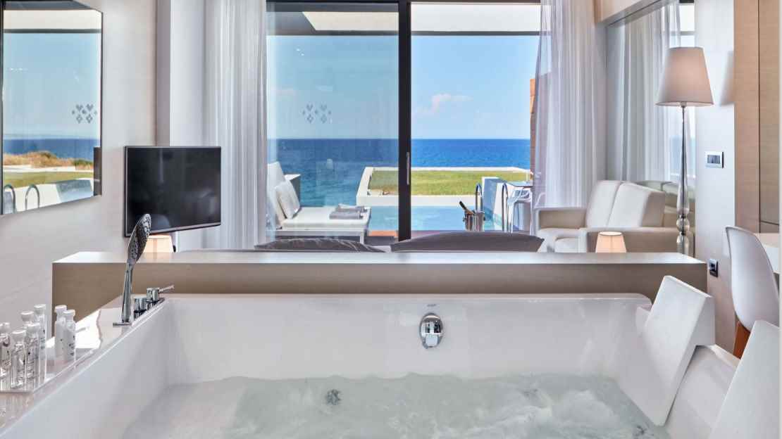 Honeymoon Suite Sea View with Individual Pool 