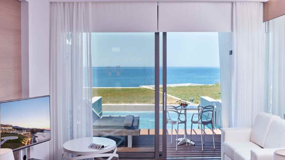 Junior Suite Sea View with Individual Pool 