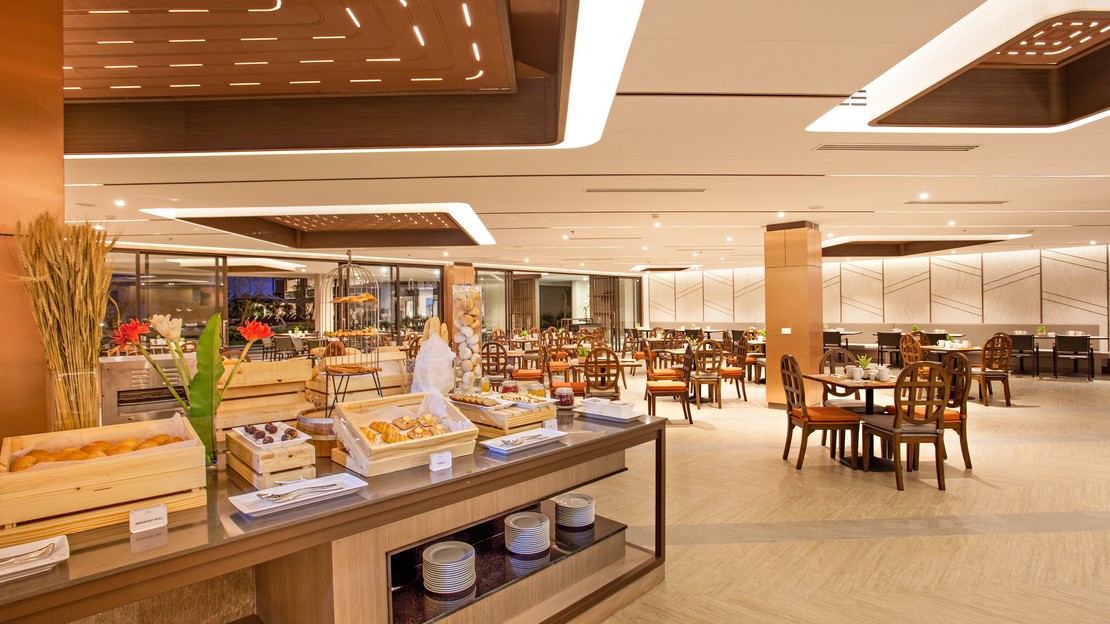 Le Meridien Khao Lak Resort & Spa