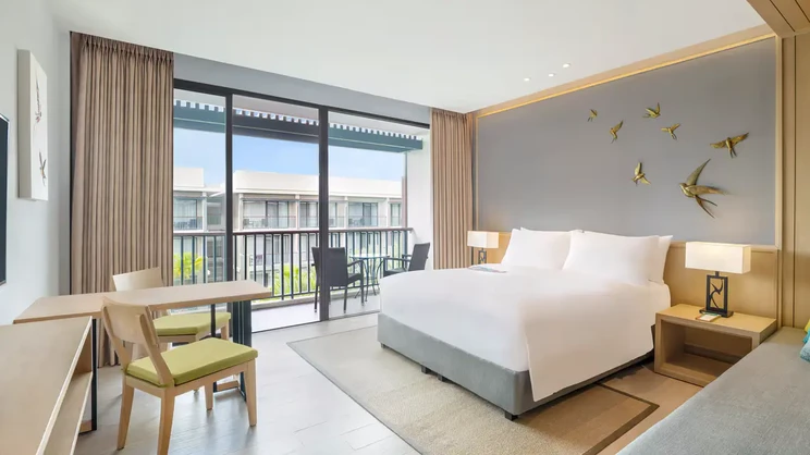 Le Meridien Khao Lak Resort & Spa