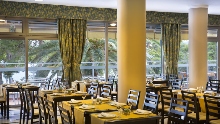 Aminess Grand Azur Hotel