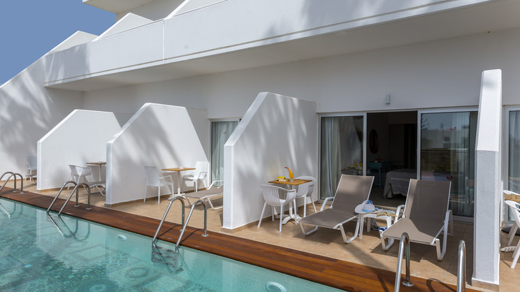 Leonardo Plaza Cypria Maris Beach Hotel and Spa