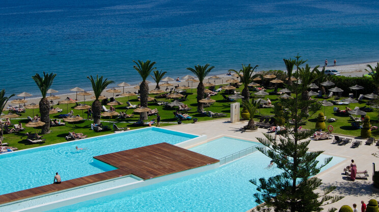 The Ixian Grand & All Suites