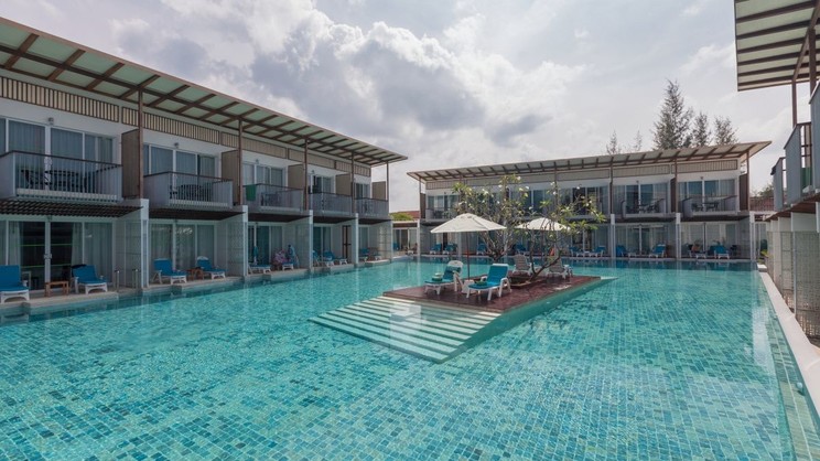 The Briza Beach Resort Khao Lak