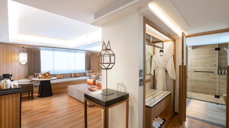 The Level Premium Room