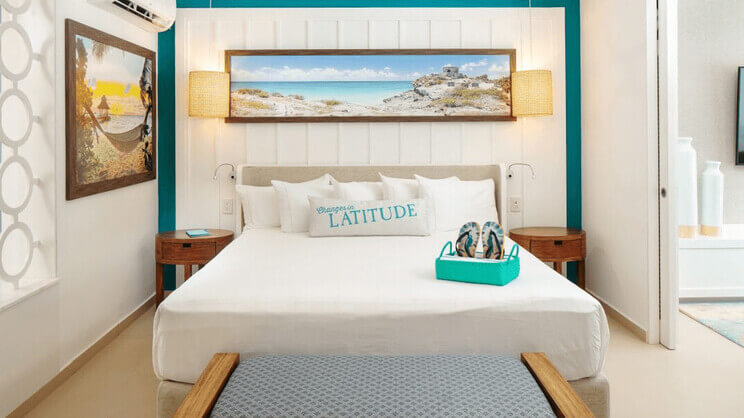 Swim Up Paradise Suite