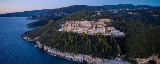 Elix, Mar-Bella Collection