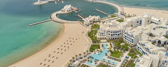 Hilton Salwa Beach Resort & Villas
