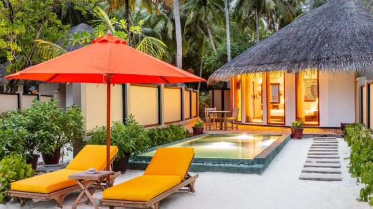 Beachfront Infinity Pool Villa