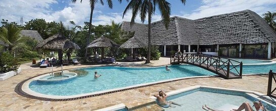 Uroa Bay Beach Resort 