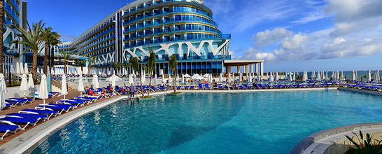 Vikingen Infinity Resort & Spa