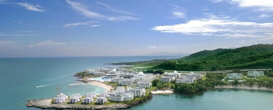 Grand Palladium Lady Hamilton Resort & Spa