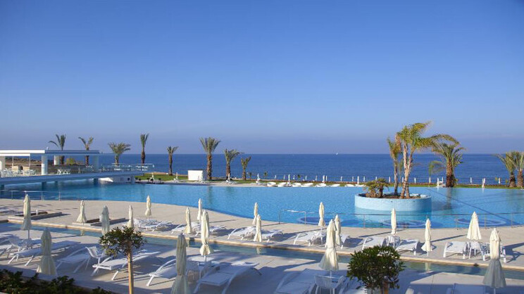 King Evelthon Beach Hotel and Resort