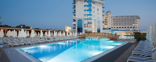 Water Side Resort & Spa