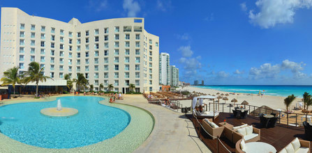 Sunset Royal Beach Resort