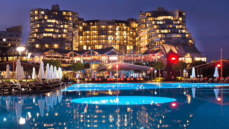 Limak Lara Deluxe Hotel Resort