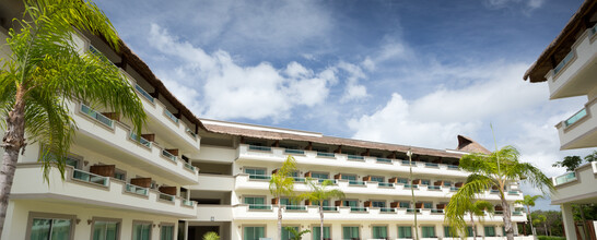 BlueBay Grand Esmeralda