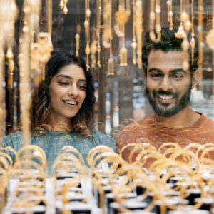 Couple shopping in Abu Dhabi