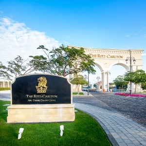 The Ritz-Carlton Abu Dhabi, Grand Canal