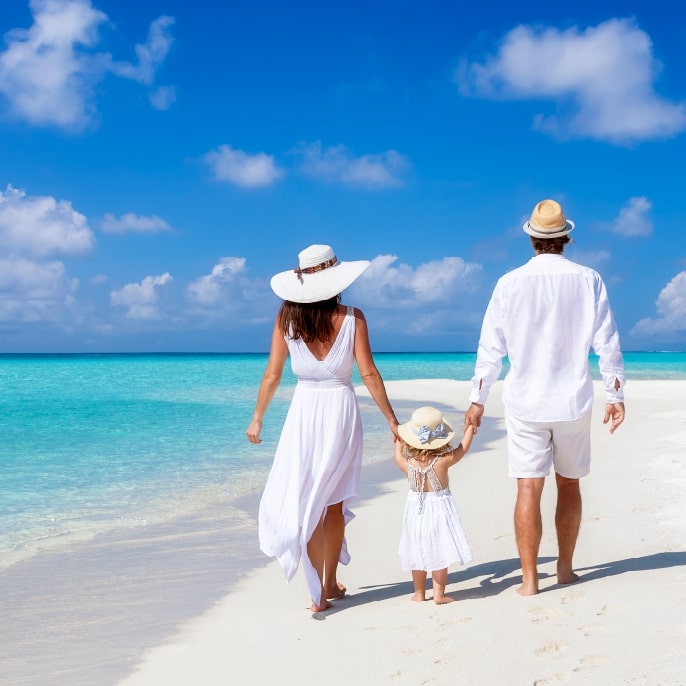 Family on a Maldivian beach